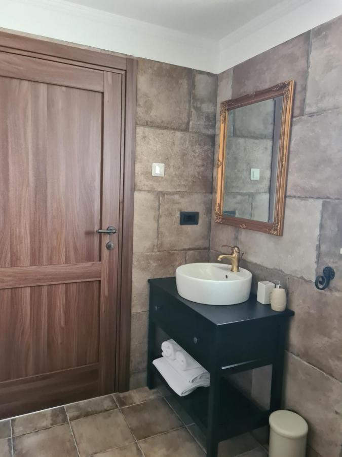 Villa Lulu Kamena Villa S Maslinikom Otok Krk Dobrinj Selo Gostinjac Krk Town Esterno foto
