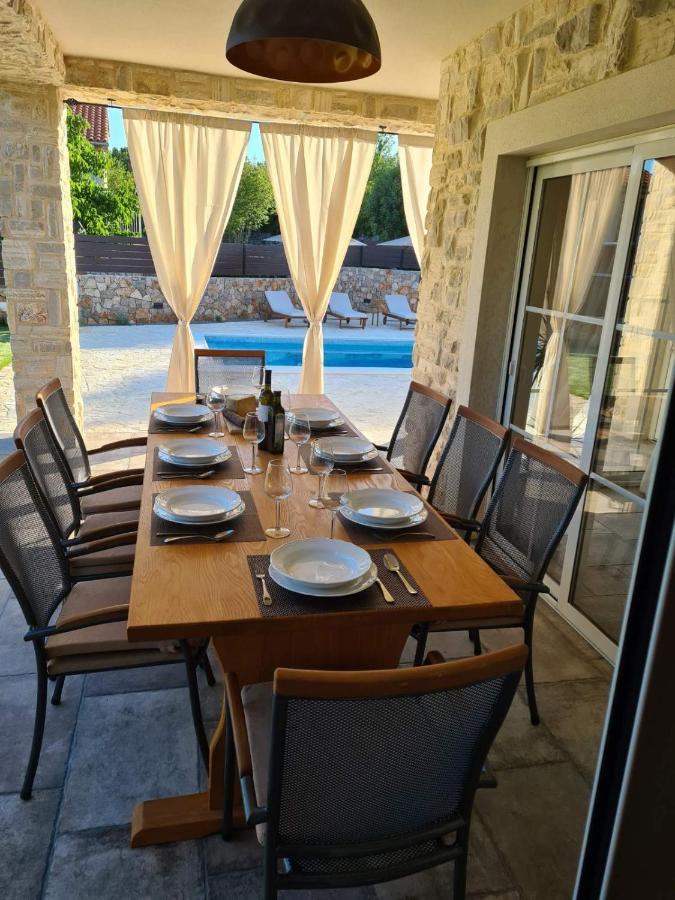 Villa Lulu Kamena Villa S Maslinikom Otok Krk Dobrinj Selo Gostinjac Krk Town Esterno foto