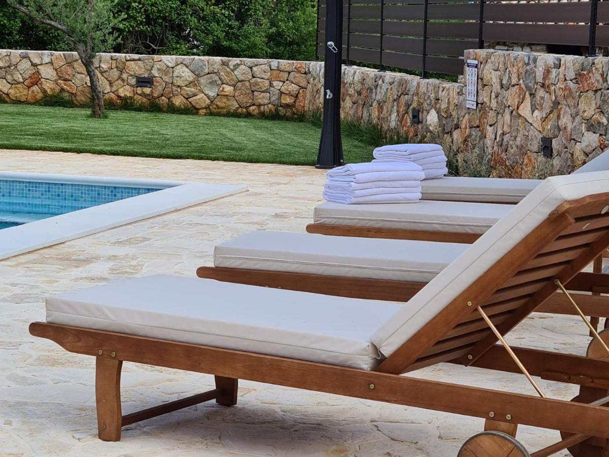Villa Lulu Kamena Villa S Maslinikom Otok Krk Dobrinj Selo Gostinjac Krk Town Esterno foto