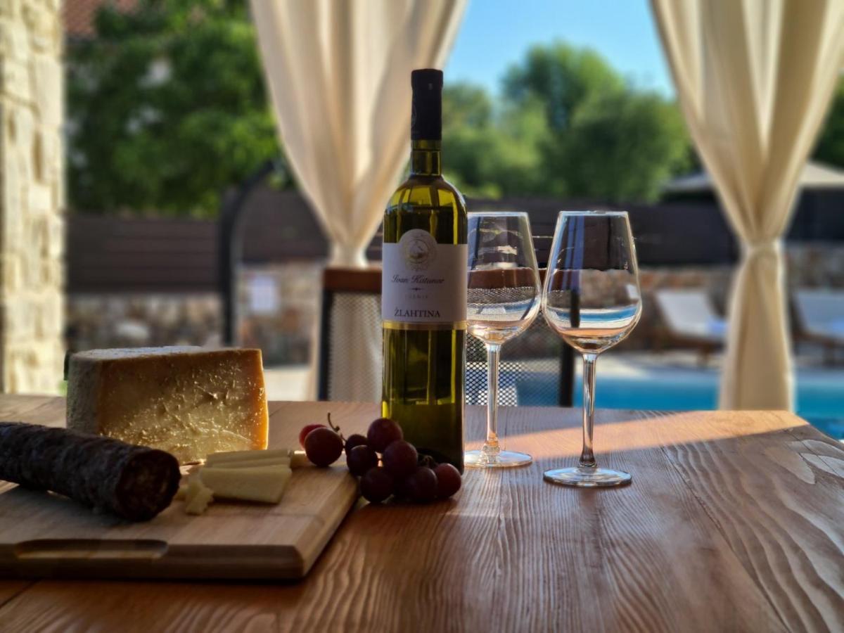 Villa Lulu Kamena Villa S Maslinikom Otok Krk Dobrinj Selo Gostinjac Krk Town Esterno foto