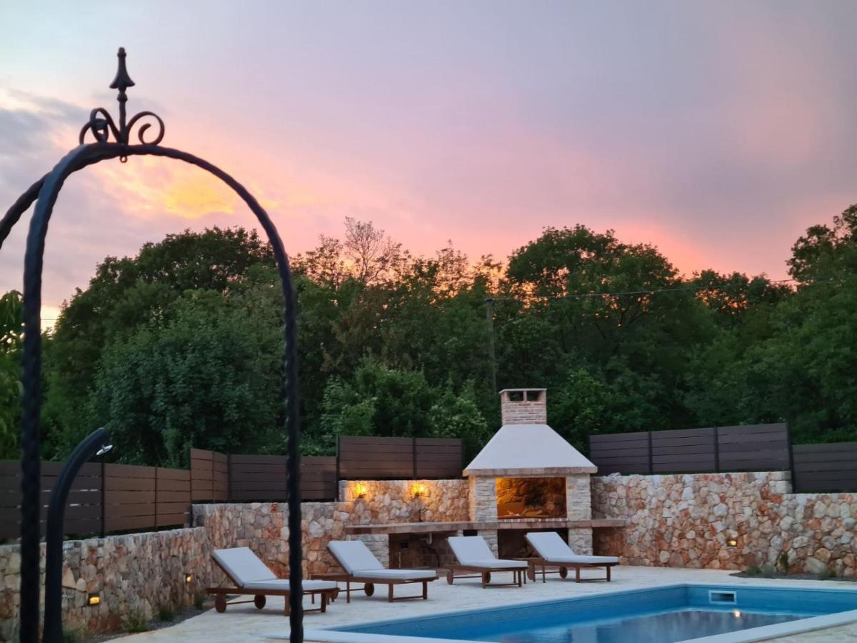 Villa Lulu Kamena Villa S Maslinikom Otok Krk Dobrinj Selo Gostinjac Krk Town Esterno foto