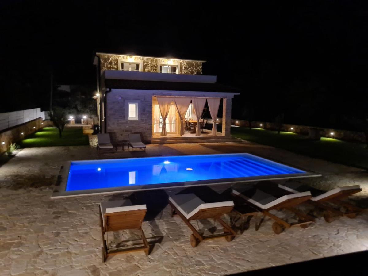 Villa Lulu Kamena Villa S Maslinikom Otok Krk Dobrinj Selo Gostinjac Krk Town Esterno foto