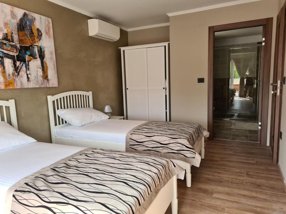 Villa Lulu Kamena Villa S Maslinikom Otok Krk Dobrinj Selo Gostinjac Krk Town Esterno foto